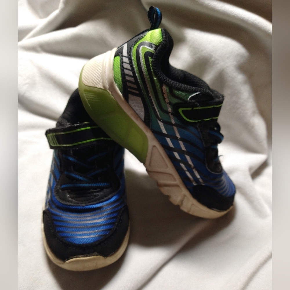 Vibrant Light Up Blue Green and Black Toddler Size 8 Sneakers
